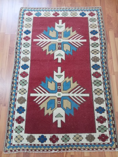 Antique star recion wool rug - star,